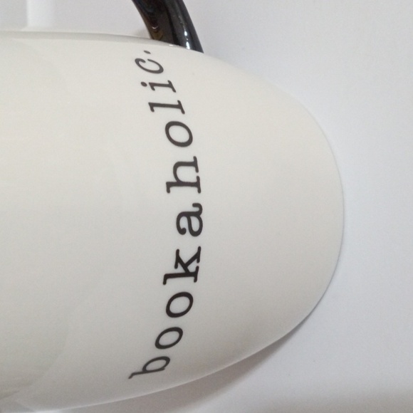 BOOKAHOLIC COFFEE MUG BLACK CREAM 16oz. NWOT - Picture 2 of 7